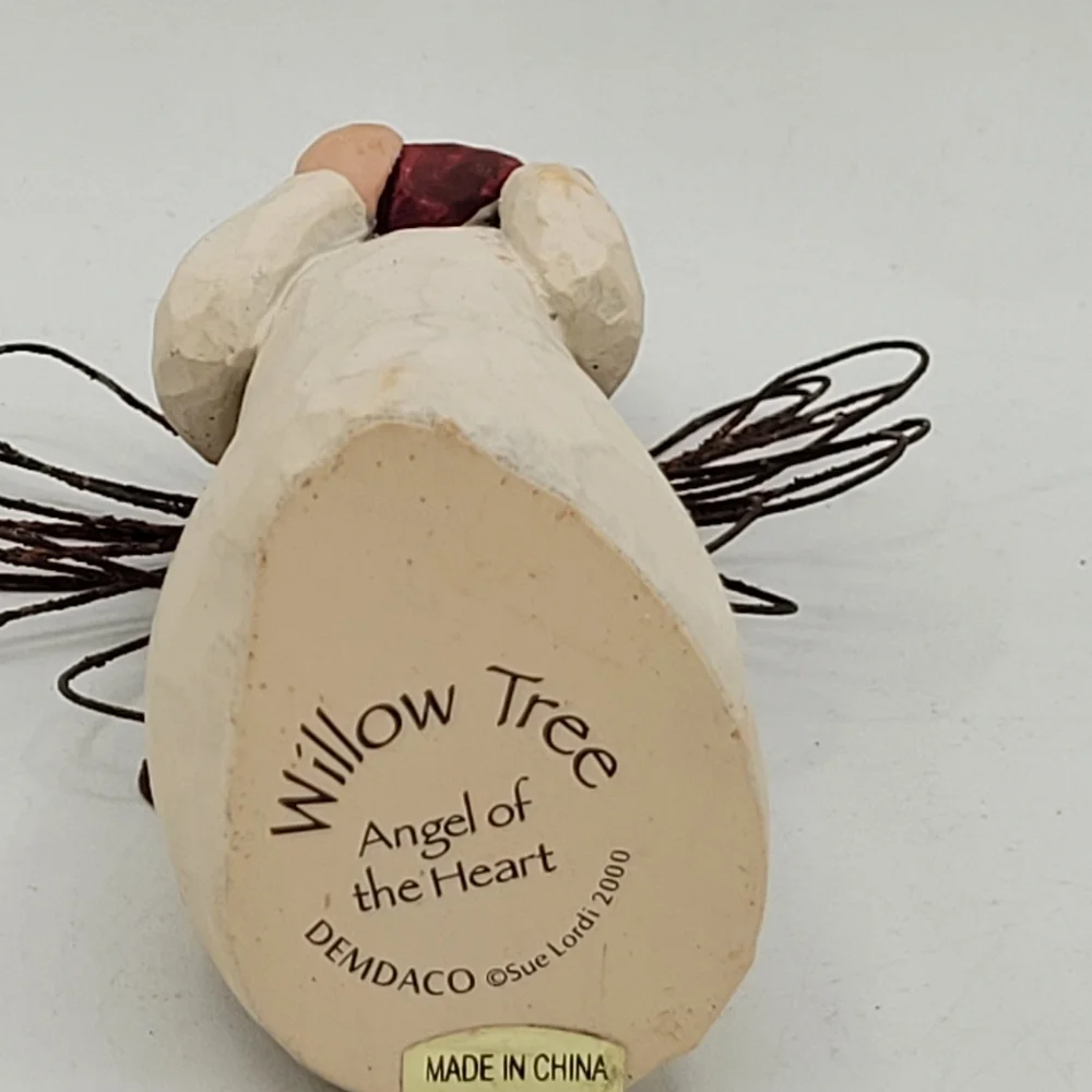 Willow Tree 5โ Angel of the Heart - Picture 3 of 13